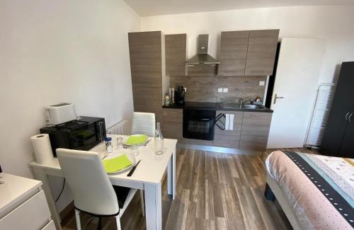 Bourg-en-Bresse Apartamento | Alimentec - Clinique Convert - Calme - Parking privé -Terrasse Privée