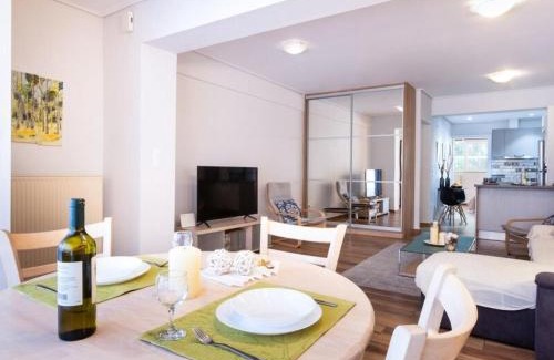 Alimos Apartamento | Alimos Bright Apartment near the Beach