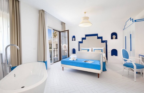 Meta Hotel | Alimuri Bay Resort