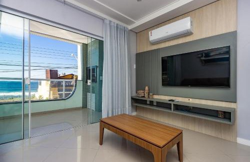 Quatro Ilhas Apartamento | Aline 102 – Aconchegante Apartamento com Vista para o Mar, a Poucos Metros da Praia de Quatro Ilhas.