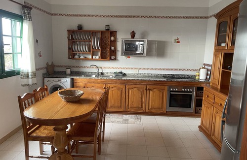 Las Brenas Casa | Casa Aljibe. Fantástica casa cerca de la playa en Yaiza, Lanzarote, Canarias.