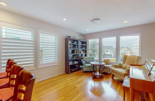 Alki Casa | Alki Adventures