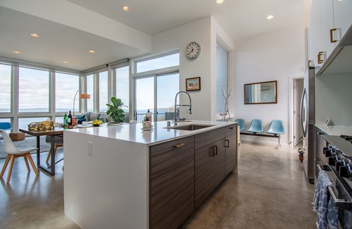 North Admiral Casa | Alki Beach House with Sweeping Sea & Mountain Views