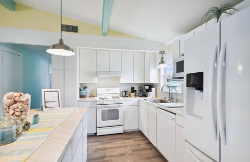 Isla Del Sol Casa | All Day Bay Dream | Canal Front with Dock!