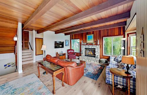 Marine Terrace Casa | All Decked Out in Cambria