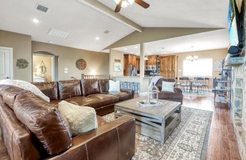 Canyon Lake Casa | All Decked Out