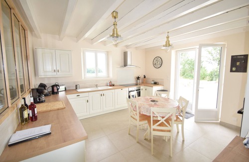 Fonroque Casa | Casa de campo recientemente renovada en una zona apartada con piscina privada para hasta 15 huéspedes.