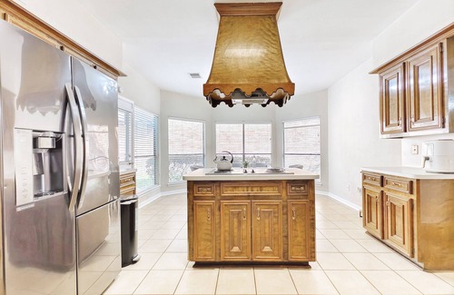 FM 1960 Casa | "All furnishExceptional 3-Bedroom, Immerse Yourself in Comfort."