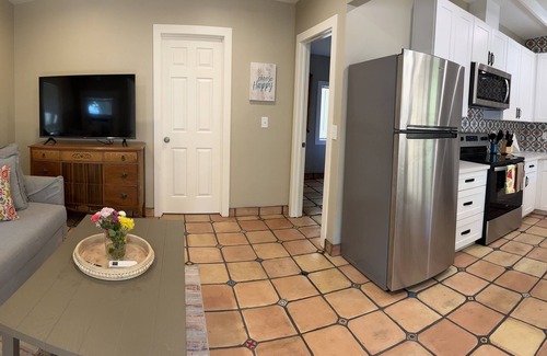 Nice Cabina | ALL INCLUSIVE AMENITIES &TAX.Kayak,SUP,Pedal Boat,PingPong, Pickleball,Movie Nt