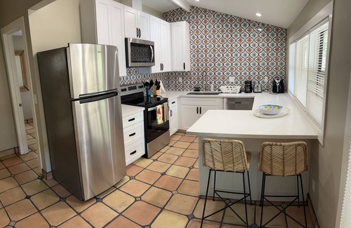 Nice Cabina | ALL INCLUSIVE AMENITIES &TAX.Kayak,SUP,Pedal Boat,PingPong, Pickleball,Movie Nt