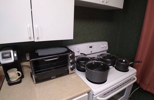 Seelyville Apartamento | All-inclusive Apartment - 1 Bedroom, 1 Bath, Equipped Kitchen, & Laundry