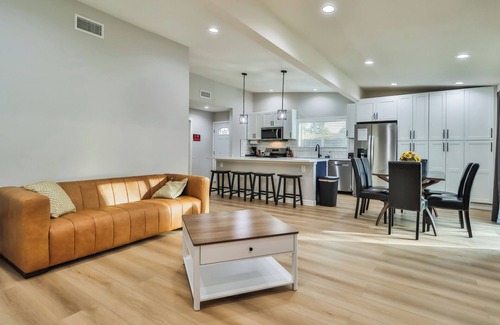 Reseda Casa | All Inclusive Modern Family Home 3BR 3BR Near Dignity Health Northridge Hospital