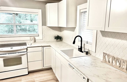 Ashdown Casa | All New APRIL 2024. Jettedtub, Sorry no pets or smoking. Downtown Ashdown AR
