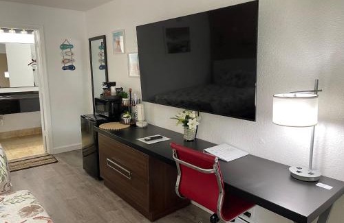 Trailer Estates Apartamento | All-New, Heated Pool, Tiki Bar & Grill, Great Wifi
