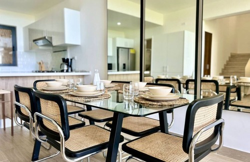 La Ceiba Apartamento | ALL NEW Modern Loft with Dreamy Ocean View