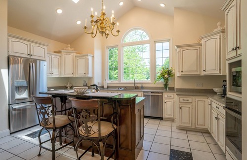 Carbondale Casa | All Pine Manor Estates Properties Available for Thanksgiving!