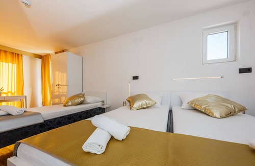 Kastela Cama Y Desayuno | All Saints B&B Kastela