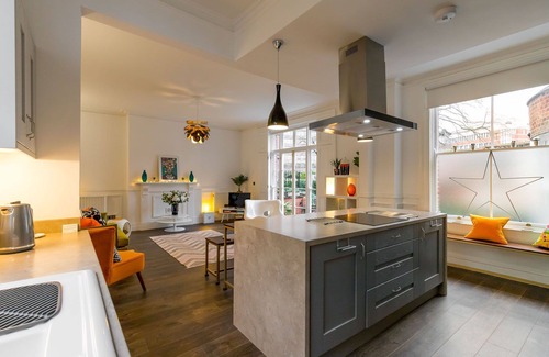 Norwich Cabaña | All Saints Green | Modern Cottage in Norwich City Centre