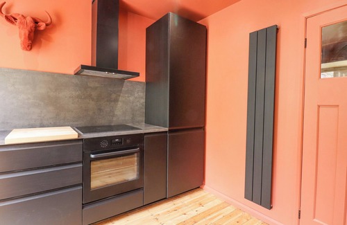 Old Town Hastings Cabaña | ALL SAINTS, pet friendly, character holiday cottage in Hastings