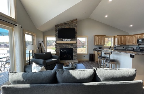New Lisbon Casa | All-Season Beach House Castle Rock Lake - Larry's Lodge