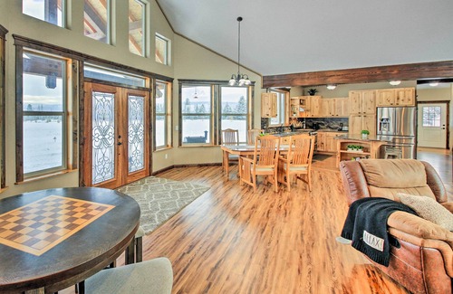 Bonners Ferry Cabina | All-Season Bonners Ferry Home w/ Views