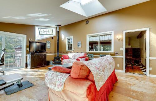 Bradford Casa | All-Season Escape, 8 Mi to Mount Sunapee Skiing