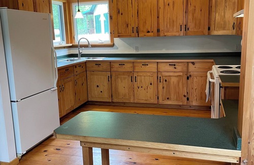 Bonfield Cabaña | All season getaway waterfront on Talon Lake