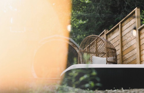 Huntsville Cabaña | All Season Muskoka Cottage 10 mins to Huntsville with HotTub*Sauna*Kayaks*Game