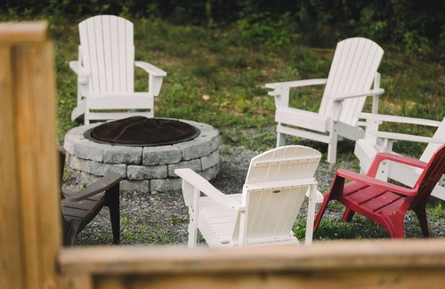 Huntsville Cabaña | All Season Muskoka Cottage 10 mins to Huntsville with HotTub*Sauna*Kayaks*Game