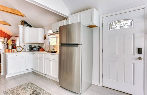 Highland Lakes Cabina | All-Season Vernon Township Lake House Retreat!