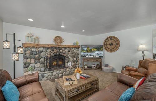 Leavenworth Casa | All Seasons Getaway by NW Comfy Cabins