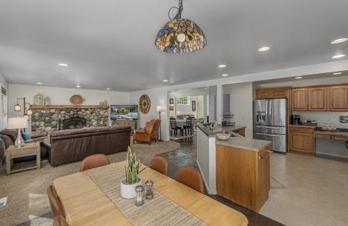 Leavenworth Casa | All Seasons Getaway by NW Comfy Cabins