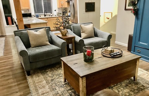 Tahoma Casa | TODAS LAS COMODIDADES DEL HOGAR: Lake & Bike Trail 1/2 mi, Bocce Ball Court, Ski 2-10 mi