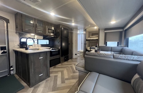 Valliant Casa | All You Need RV Dream Suite