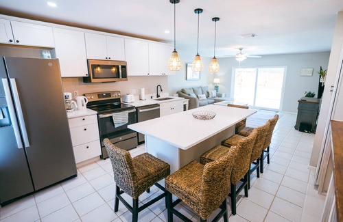 Lake Sarasota Casa | All you need to feel right at home while away from home! office/pet friendly