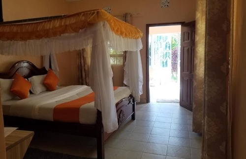 Nakuru Hotel | Allamanda Gardens Resort