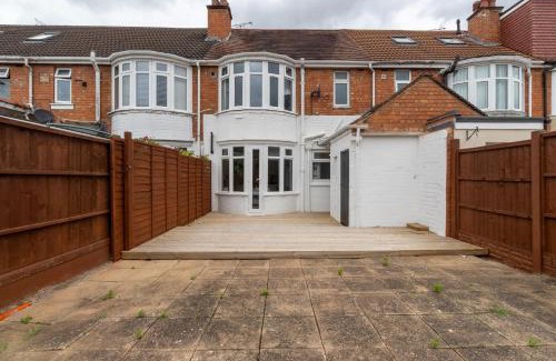 Acresford Casa | Allesley Hideaway - 3Bedroom with Garden & Parking