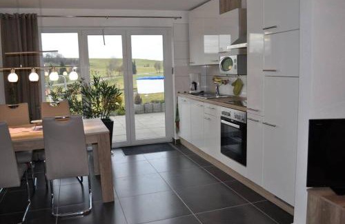 Christazhofen Apartamento | Allgäu gemütliche, moderne Wohnung mit Garten-Pool