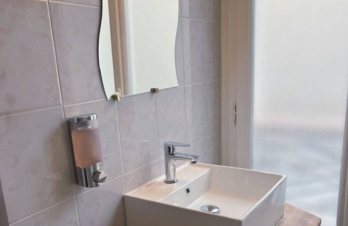 Quartier des Grandes-Carrieres Hotel | ALLIANCE HOTEL PARIS