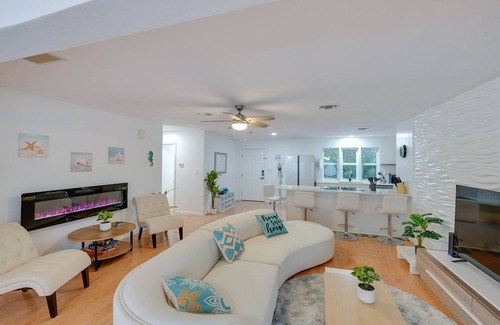 Alligator Point Casa | Alligator Point Beachfront Home w/ Private Hot Tub