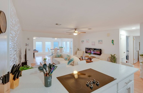 Alligator Point Casa | Alligator Point Beachfront Home w/ Private Hot Tub