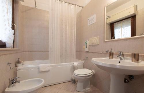 Centro Giano Apartamento | Alloggio turistico Suite Leonardo - Rome, 20m in treno -Fiumicino Airport, 2m in treno- Fiera, 2m in treno