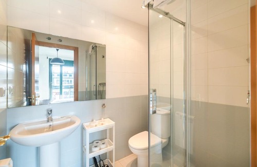 Posada de Llanes Apartamento | Alloru, apartamento con piscina la playa a 3 km VUT-2714-AS