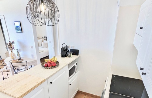Saumane-de-Vaucluse Apartamento | Allura Golf Appartement, au Coeur du Luberon, Belle Vue, Piscine