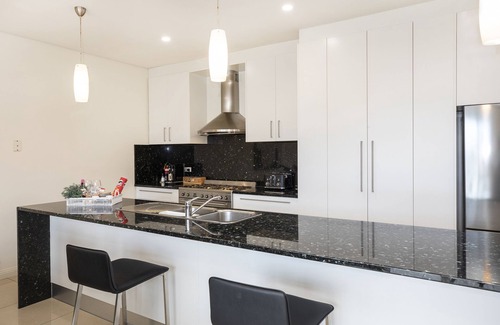 Henley Beach Casa | Allure @ Henley - Family, Beach, Cafe, Shopping