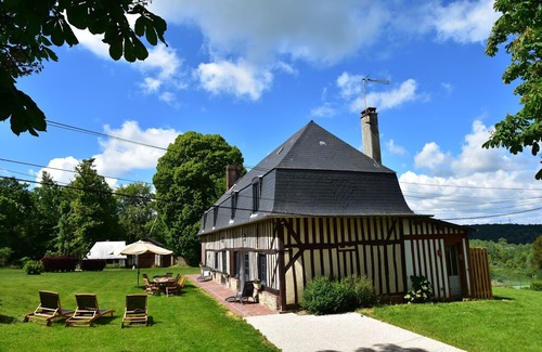 Asnieres Cabaña | Alluring Cottage in Asnières with Terrace