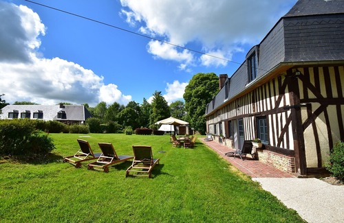 Asnieres Cabaña | Alluring Cottage in Asnières with Terrace
