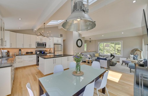 Hampton Bays Casa | Alluring Hampton Bays Hideaway Less Than 2 Mi to Beach!