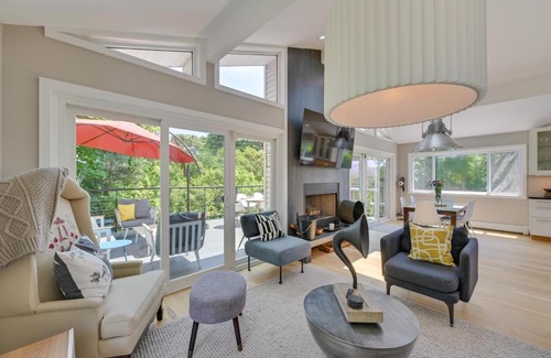 Hampton Bays Casa | Alluring Hampton Bays Hideaway Less Than 2 Mi to Beach!
