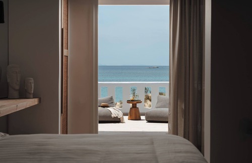 Plaka Hotel | Almiriki Naxos Beachside Living